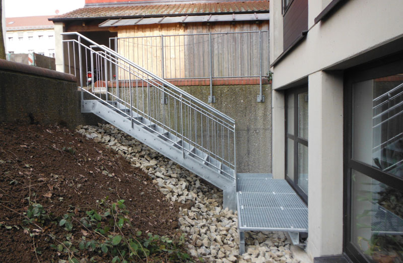 Fluchtsteg mit Treppe